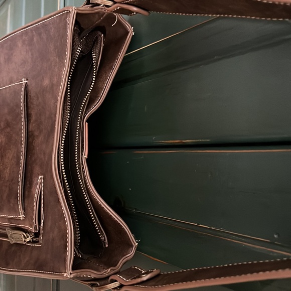 Trinity Tooled CC collection Purse - Picture 9 of 17